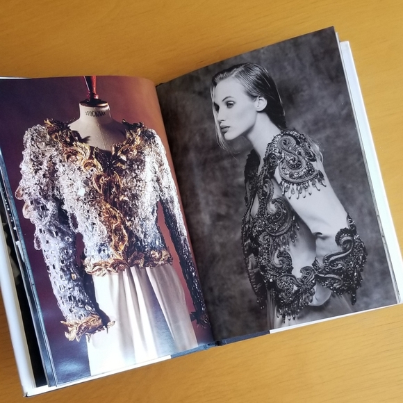 Assouline – Yves Saint Laurent (2008) - Picture 12 of 16